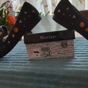 NIB WANTED loafers with gold embellishments. Size 7